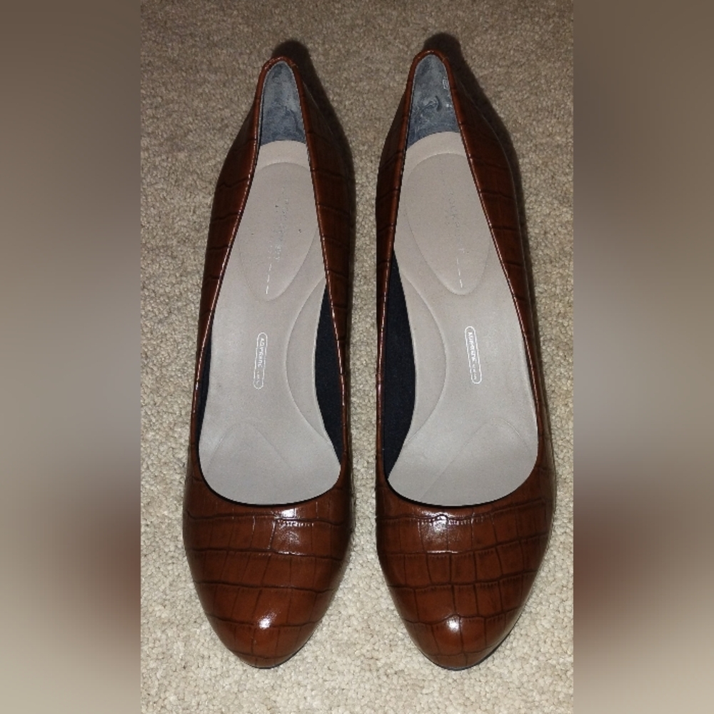 Rockport Brown Croco Leather Heels. 10M. Used in excellent condition